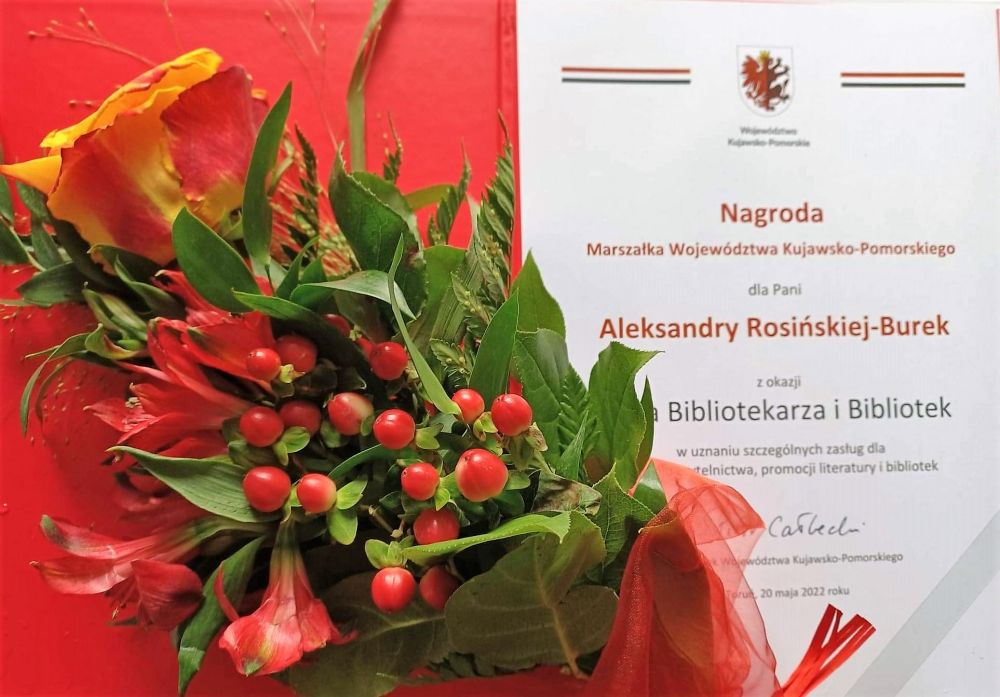 Nagroda od Marszałka Województwa Kujawsko-Pomorskiego dla dyrektor Gminnej Biblioteki Publicznej w Pruszczu